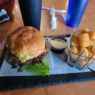 CHIPOTLE GUACAMOLE CHEESEBURGER