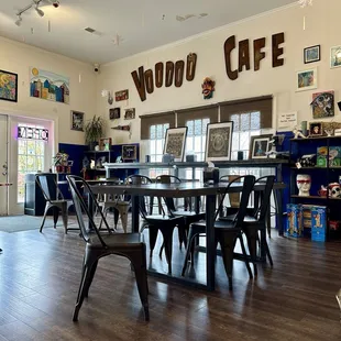 Very laid back atmosphere with lots of New Orleans-inspired decor!