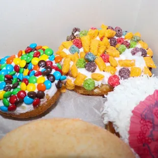4 donuts