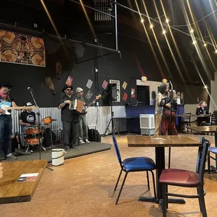a band playing in a restaurant