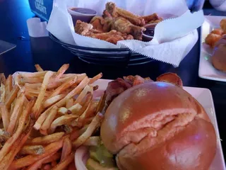 The Cove Lounge and Grille