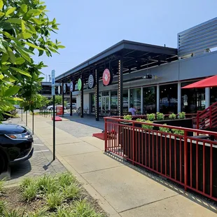 the outside of the restaurant