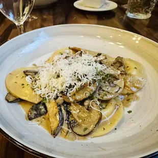 pasta dish, pasta, food