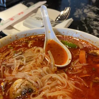 11P. Bun Bo Hue