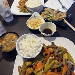 Super dinner!   Kong Pao Chicken, hot&apos;n sour soup and delicious pot stickers.