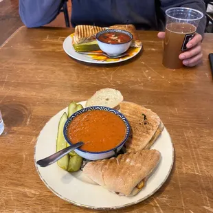 Tomato soup, chicken tortilla soup, and 2 sandwhiches! Very good and service was excellent!