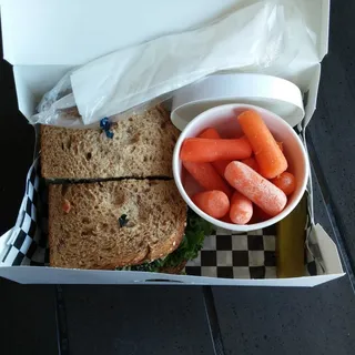 Spinach Chicken Salad Lunch