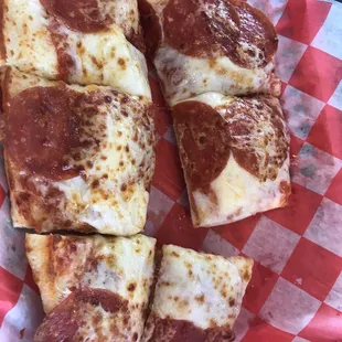 Pizza grinder