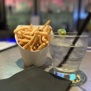 W XYZ Bar