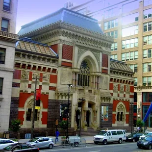 View of the iconic Pennsylvania of the Fine Arts