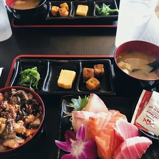 SASHIMI COMBO bento box