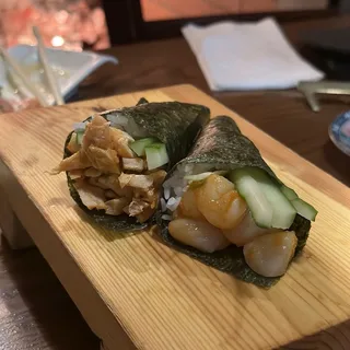 Spicy Scallop Handroll