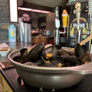 Black Mussel Nabe Udon