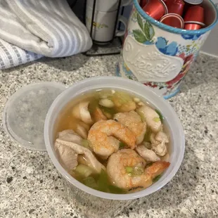 When you open up the soup container wor wonton soup