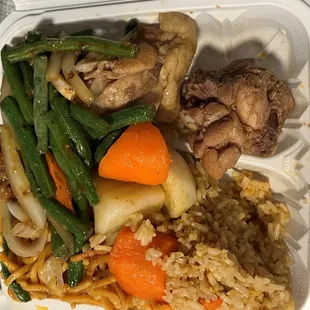 2 meat meal: stir-fried green beans, curry chicken, fried rice, mei fun