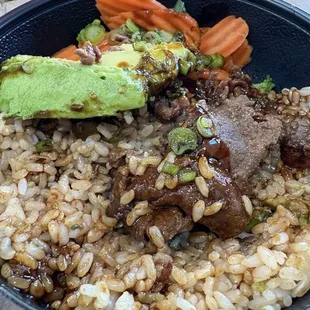 Different view of the ribeye bowl with brown rice and steamed carrots