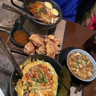 chicken wings and fried chicken, food