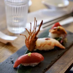 11 Pieces Nigiri Testing - maguro, amaebi, uni