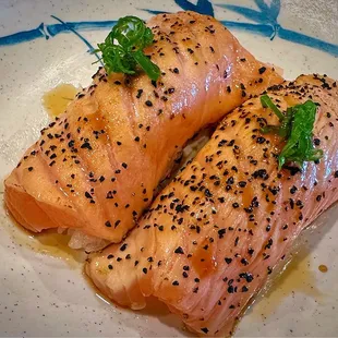 Peppered Salmon sushi