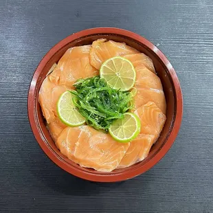 Sliced Salmon Bowl