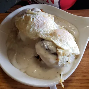 Biscuit & Gravy Skillet