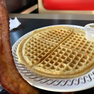 Kid's Waffle with Bacon (2 strips)