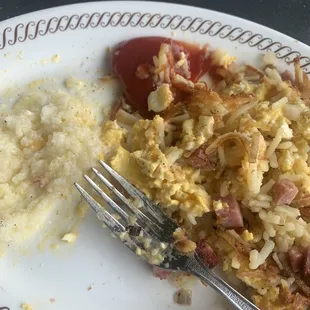 Grits with my eggs and hash browns