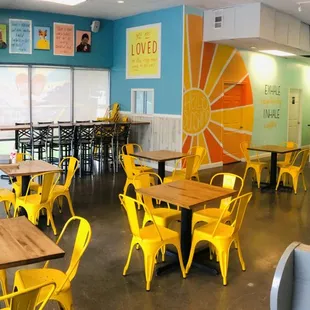 Waffle Love - Round Rock Dining Room