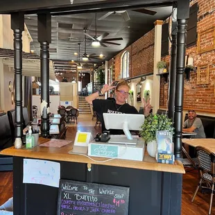 Kelly is so friendly!! We loved her !!