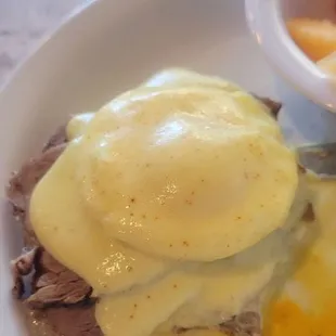 Tri Tip Benedict