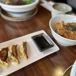 Karaage + gyoza set