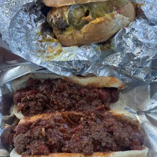 Smash burger w/bacon &amp; jalapeños &amp; chili dogs