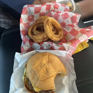 Cheeseburger and rings.