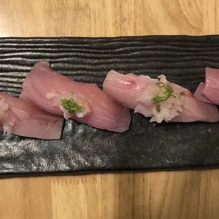 Hamachi Nigiri