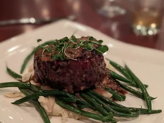 Nouveau Bistro & Lounge