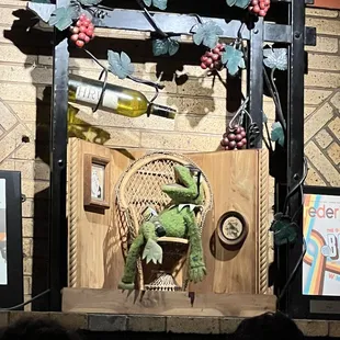 ramen and noodles, interior