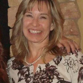 Kim T.