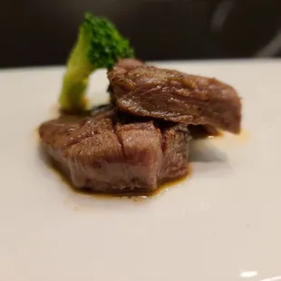 Course 10 : Himalayan Grill - A5 Wagyu tongue (2/5)