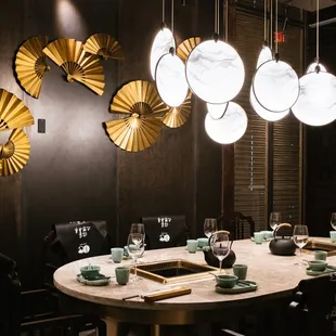 sushi and sashimi, interior