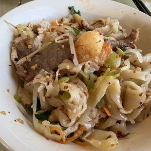 Oil sprinkled noodles after mixing it up
