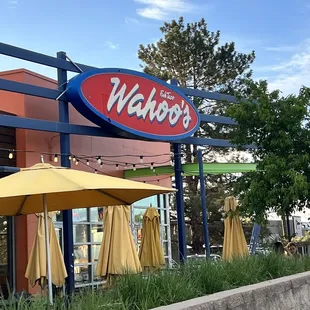 the outside of the restaurant