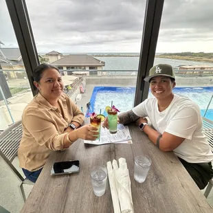 Blue wai kai mai tai. Surf pool. The look out