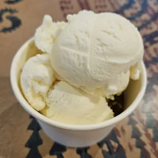 Tahitian Sweet Lady. Warm po'e = Tahitian style banana, tapioca and coconut. With haupia ice cream.