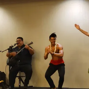 Entertainment from the outstanding Polynesian Cultural Center!