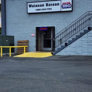 the entrance to waianae korean bbq