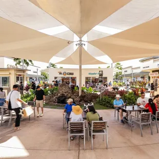 Outdoor Food Court at Waikele Premium Outlets