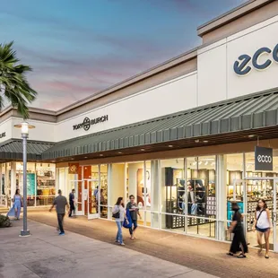 Tory Burch / ECCO at Waikele Premium Outlets