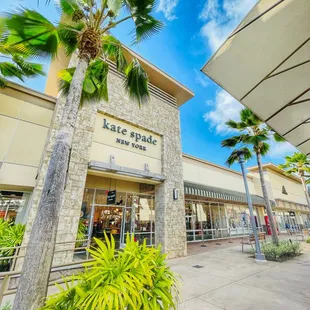 kate spade new york - Waikele Premium Outlets