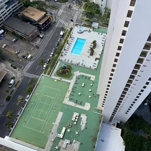 Pool and jacuzzi