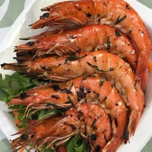 Locally sourced head on shrimp plates